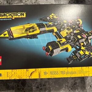 LEGO Blacktron Renegade Spaceship - Black and Yellow Adventure